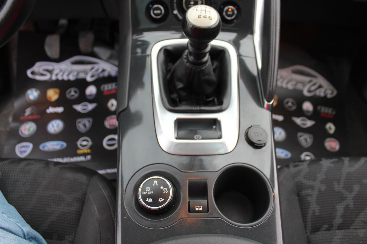 Peugeot 3008 1.6 HDi 115CV Style