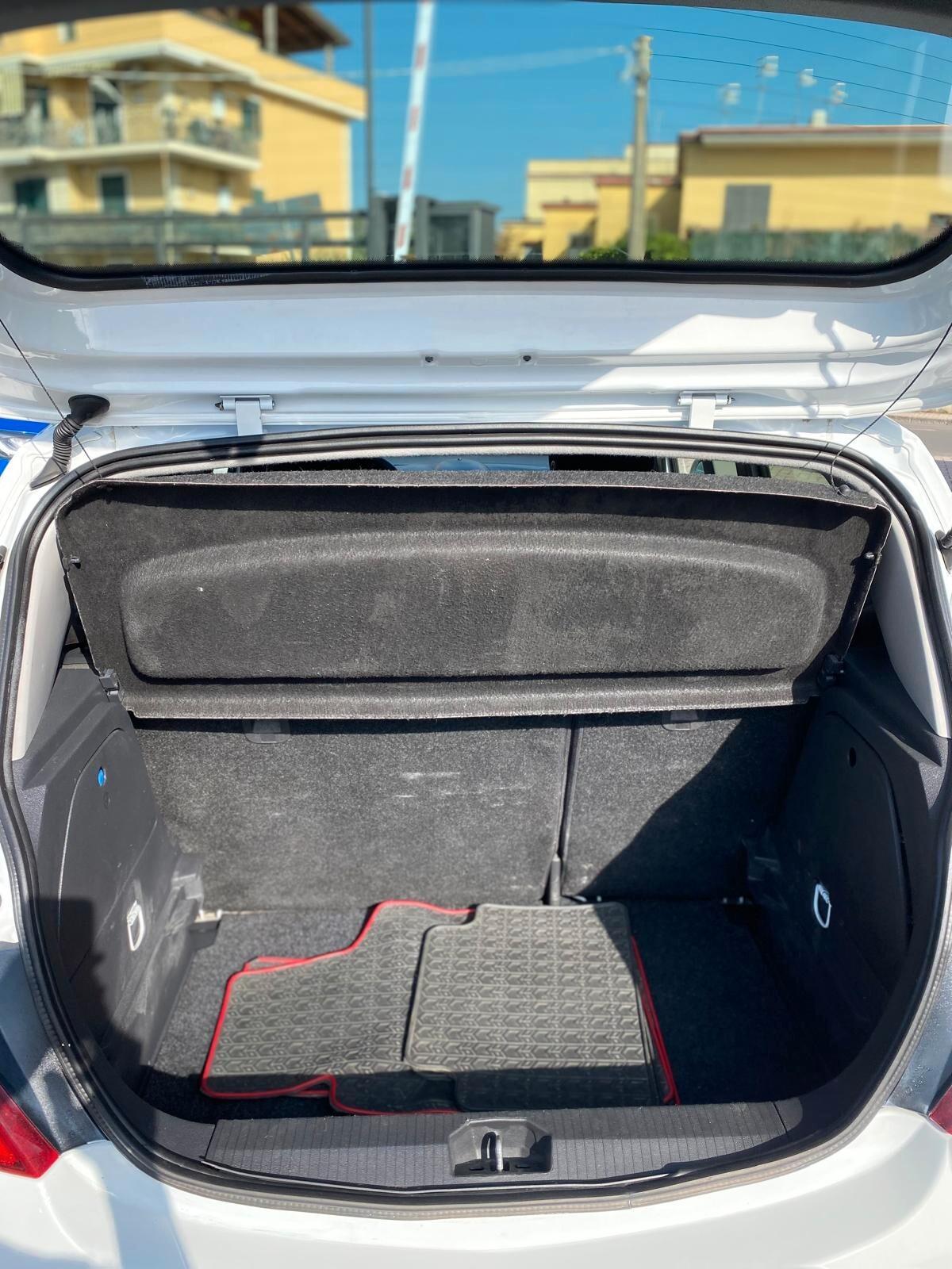 Opel Corsa 1.2 5 porte Cosmo