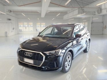 AUDI Q3 35 TDI Business
