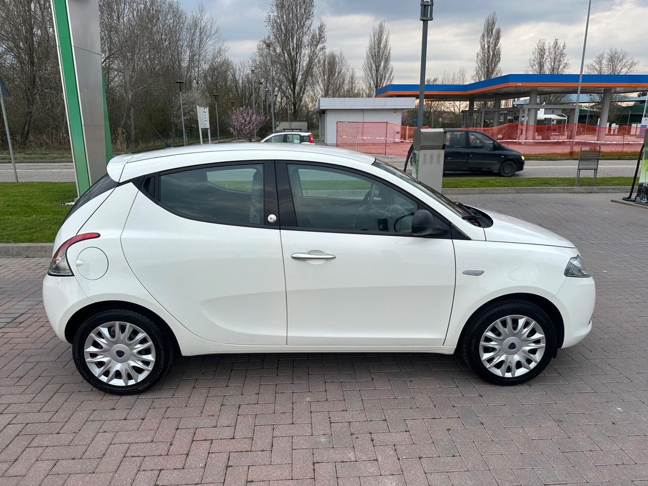 Lancia Ypsilon 1.2 GPL Ecochic Possibile Permuta e Finanziamento