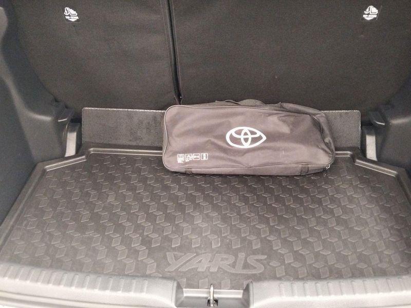 Toyota Yaris Hybrid Active MY22
