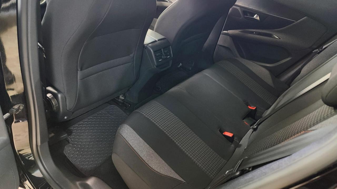 Peugeot 3008 1.5 BlueHDi 130 EAT8 Business