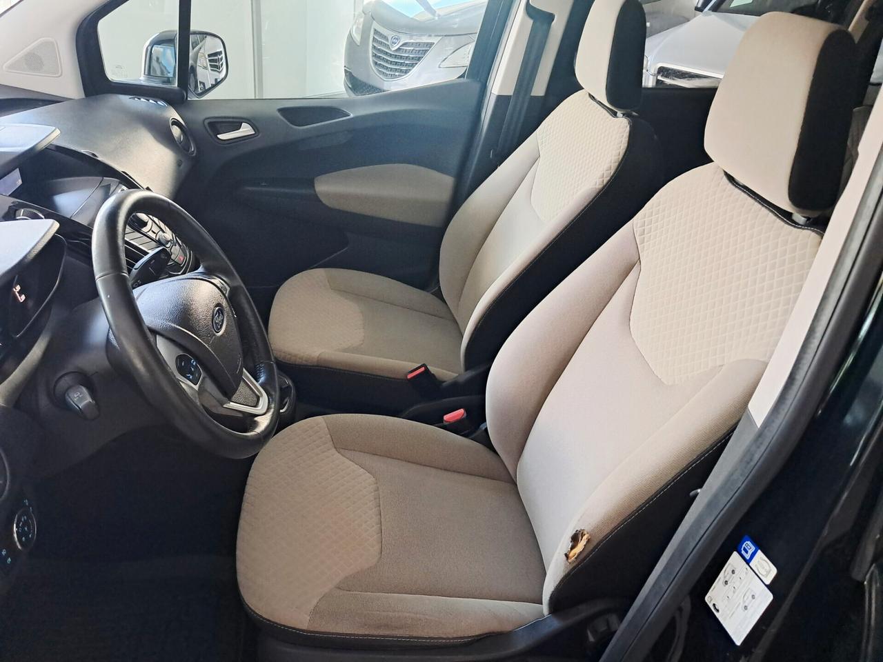 Ford Tourneo Courier 1.5 TDCI 75 CV
