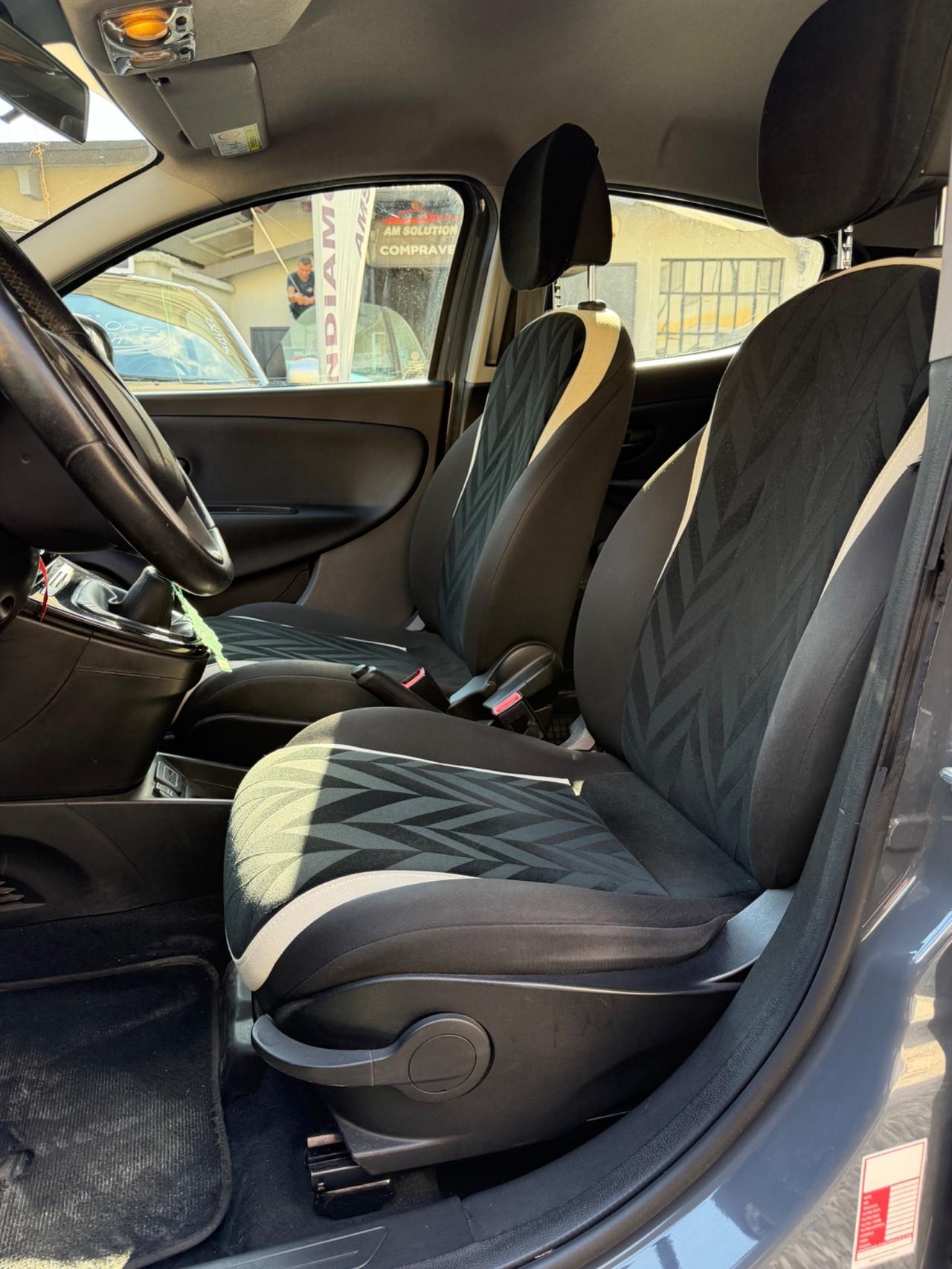 Lancia Ypsilon 1.2 Neopatentati Euro 6