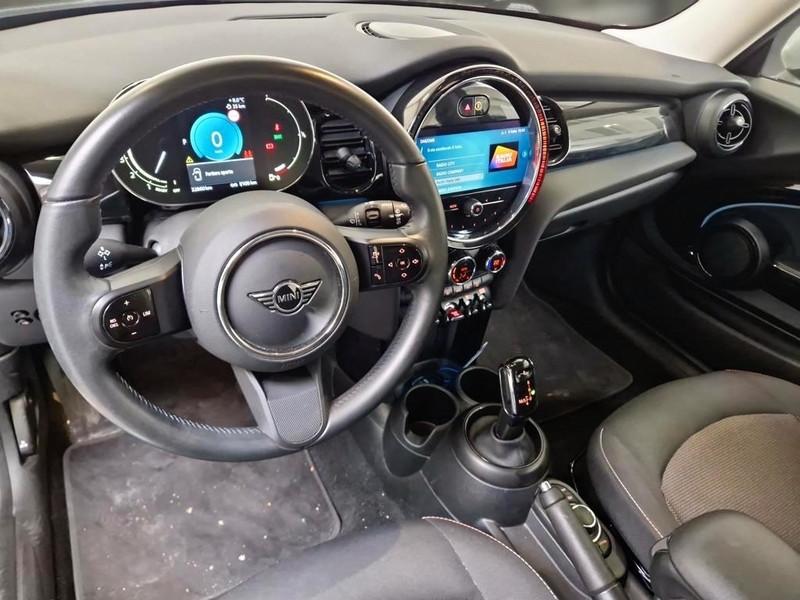 MINI COOPER ESSENTIAL AUTO 3 PORTE BERLINA