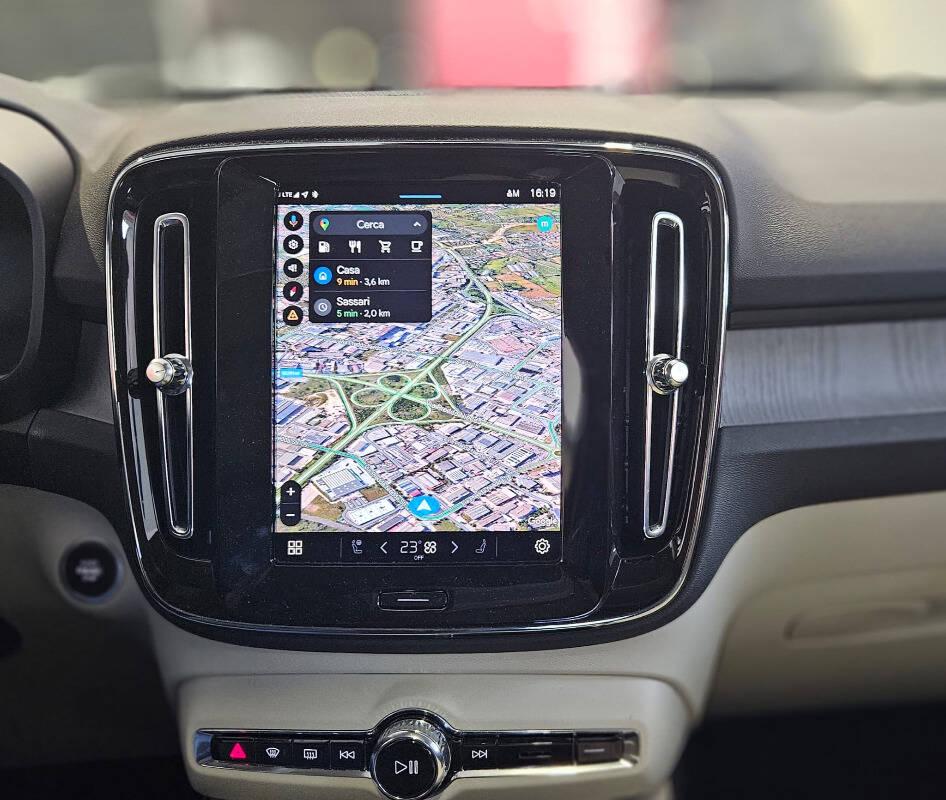 Volvo XC40 2.0 b3 Ultra Dark auto