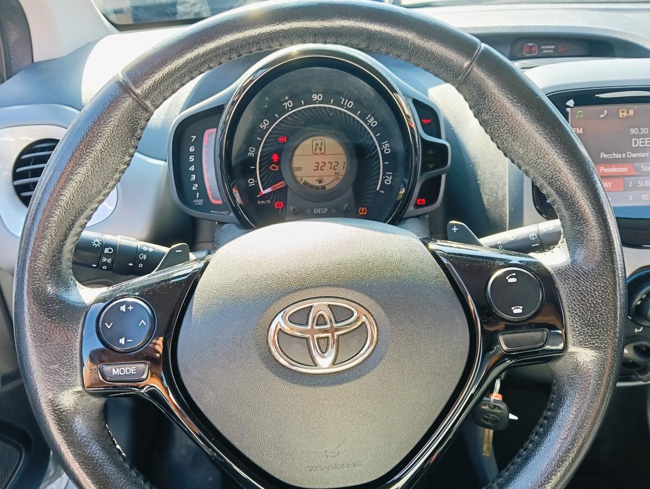 Toyota Aygo Connect 1.0 VVT-i 72 CV 5 porte x-cite MMT