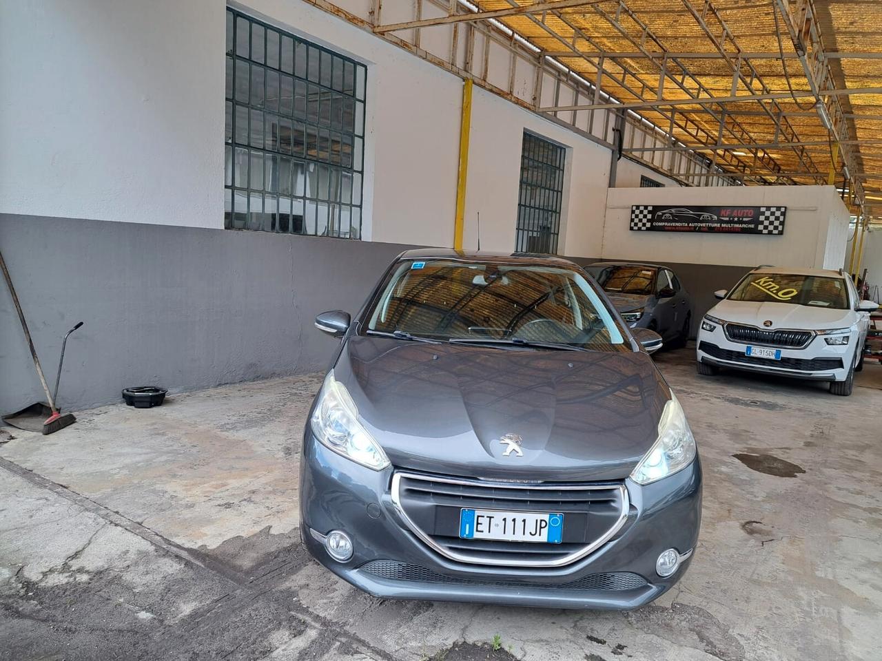 Peugeot 208 1.4 HDi 68 CV 5 porte Allure