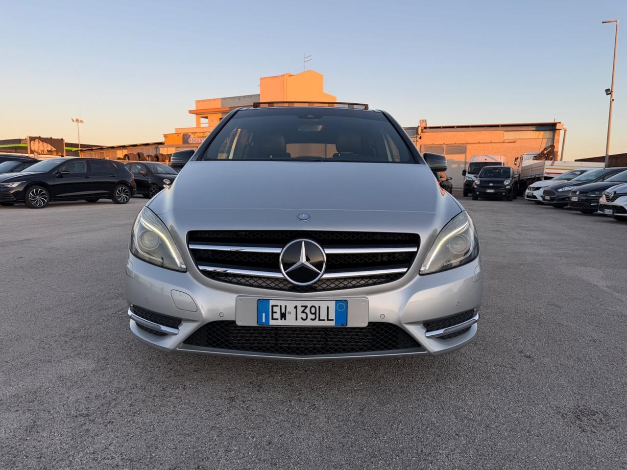 MERCEDES-BENZ B 220 CDI 170CV IPERFULL TETTO MY14