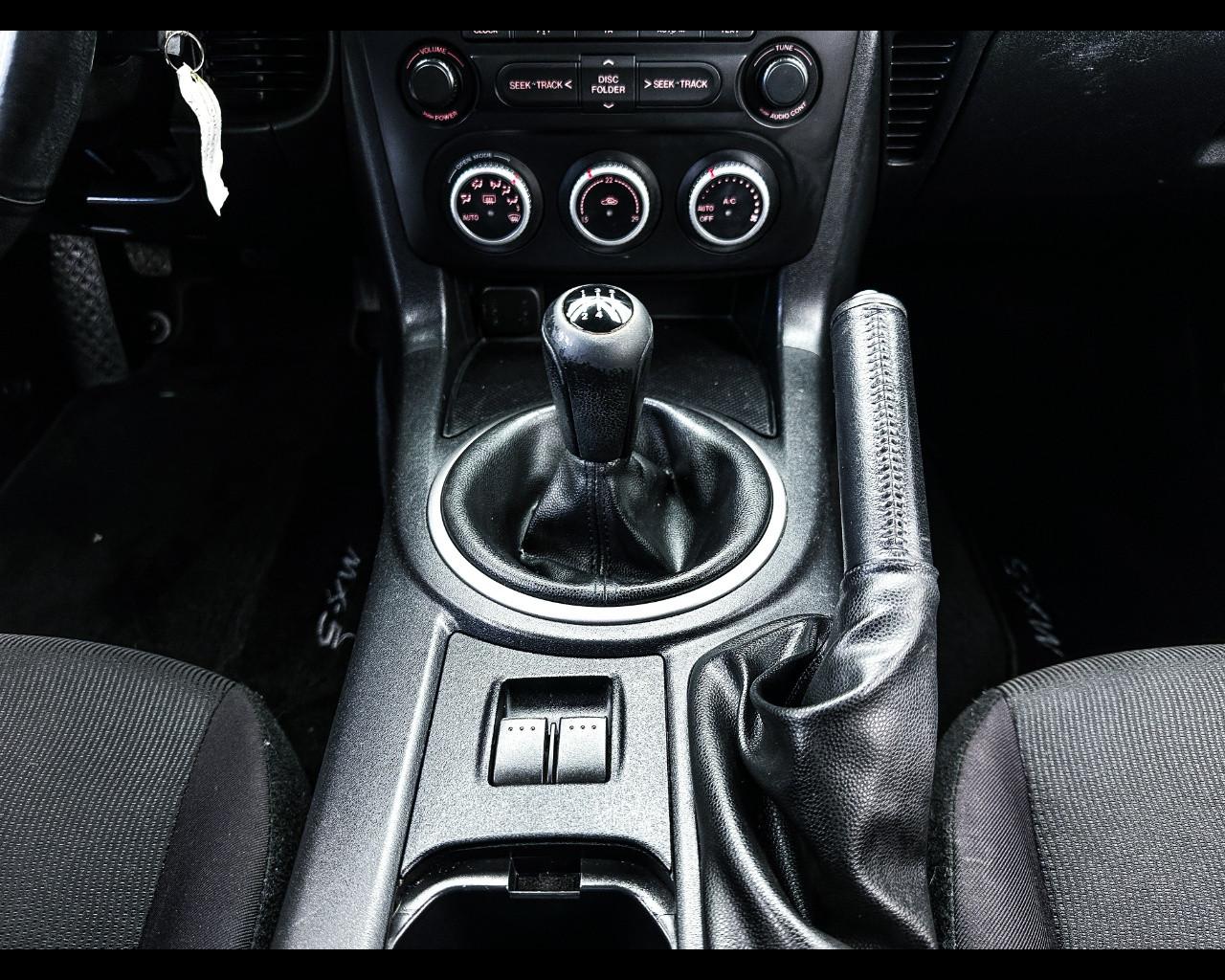 MAZDA MX-5 1.8 Center-Line Roadster Coupe