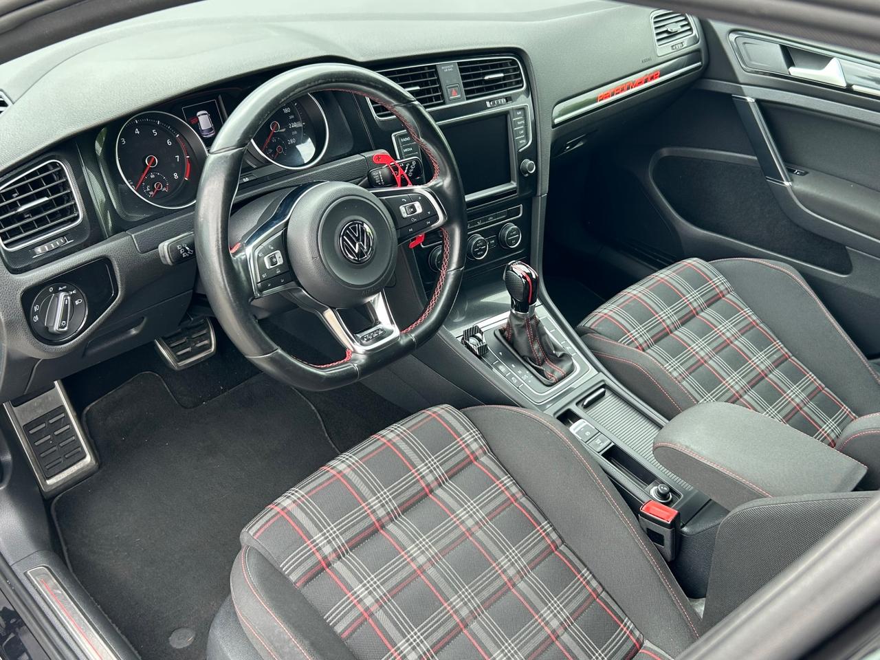 Volkswagen Golf GTI Performance 2.0 230cv