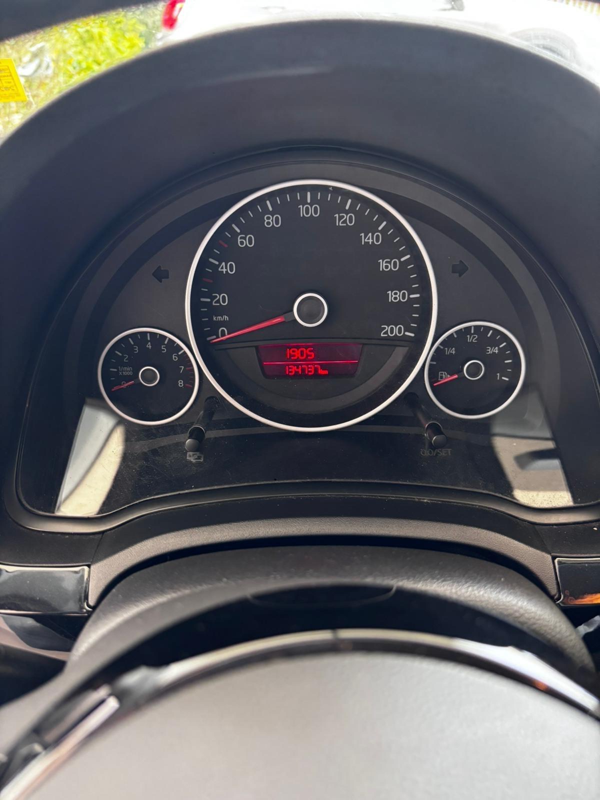 Volkswagen up! 1.0 75 CV high