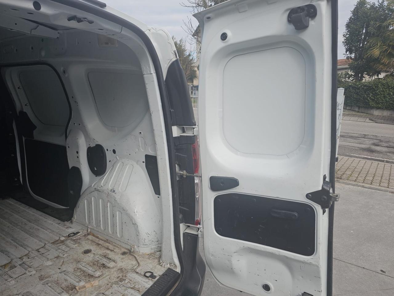 DACIA DOKKER / 2012 / 4P / VETT. FURGONATA DOKKER VAN 1.6 GPL SeS