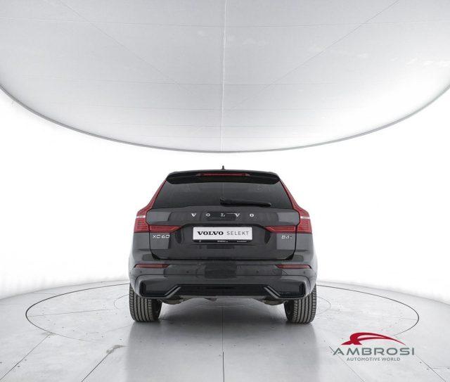 VOLVO XC60 B4 (d) AWD automatico Ultimate Dark