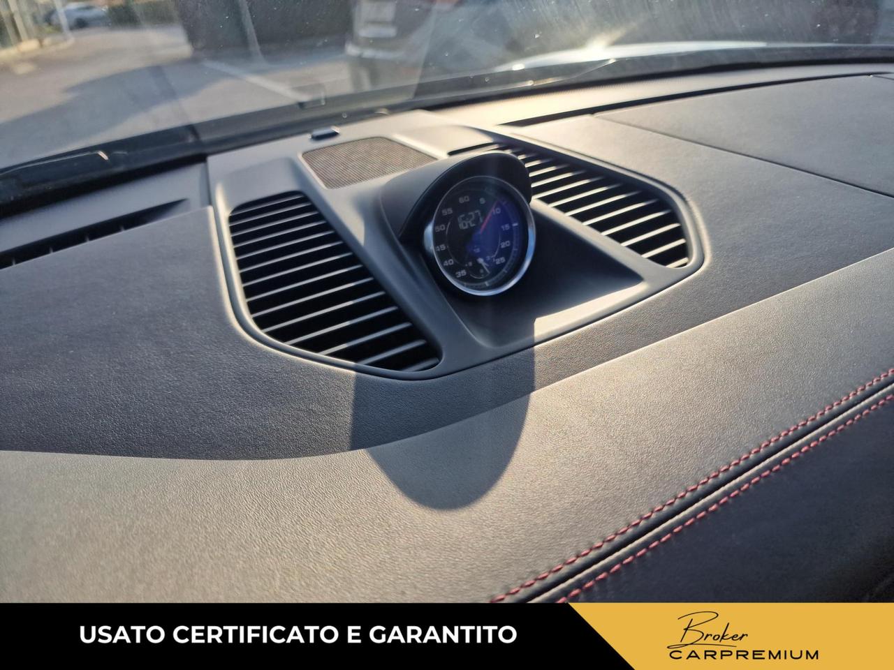 Porsche 911 3.0 Carrera 4 GTS auto