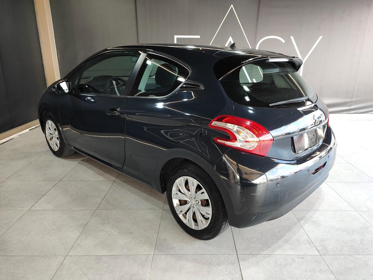 Peugeot 208 3P 1.4 e-hdi 8v * AUTOMATICO / NEOPATENTATI *