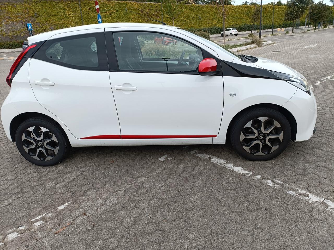 Toyota Aygo Connect 1.0 VVT-i 72 CV 5 porte x-clusiv