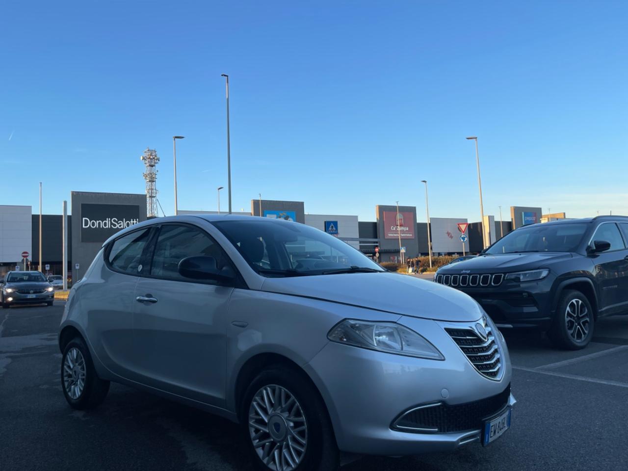 Lancia Ypsilon 0.9 TwinAir 85 CV 5 porte Metano Ecochic Gold