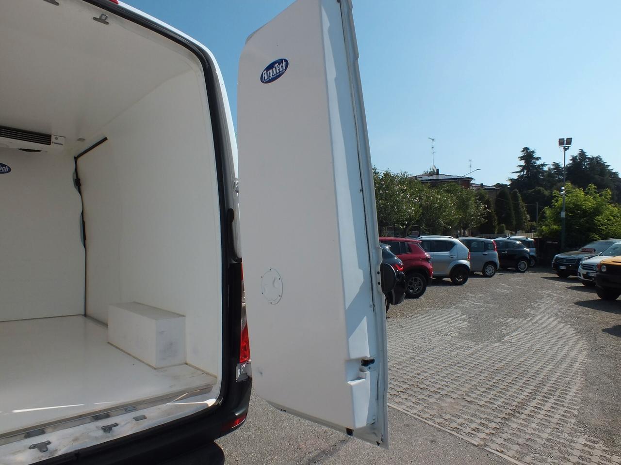 M.B SPRINTER AUTOMATICO COIBENTATO FRIGO 0-4 GRADI