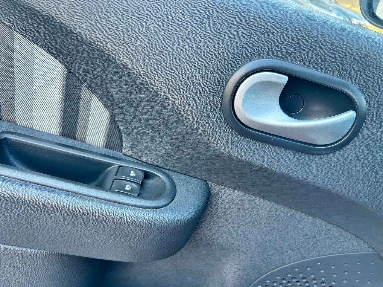 Renault Twingo 1.2B X NEOPATENTATI 2014