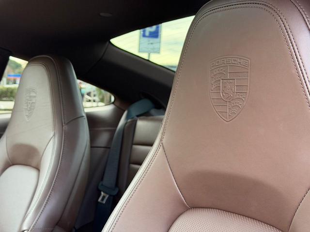 PORSCHE 992 Carrera 4S