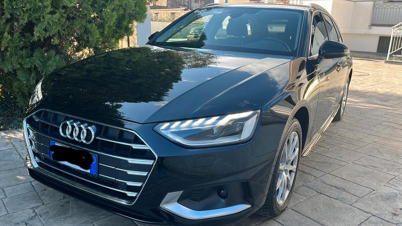 Audi A4 30 TDI/136 CV S tronic Business Advanced 28.000km 2023