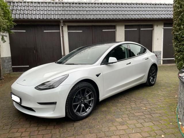 TESLA Model 3 Long Range Dual Motor AWD PERFORMANCE