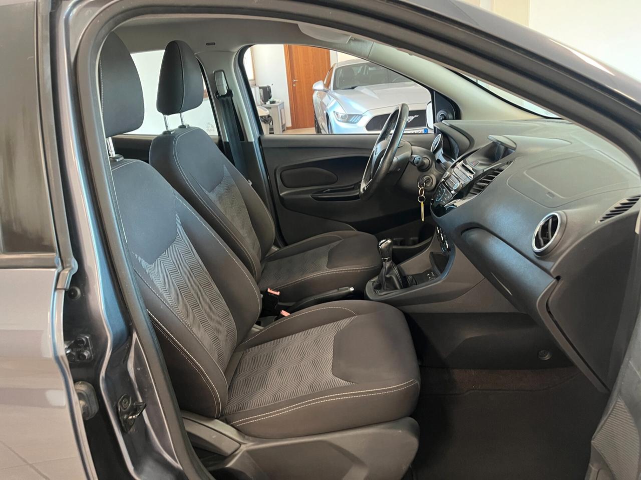 Ford Ka 1.2 Ti-VCT 85 CV Ultimate Color
