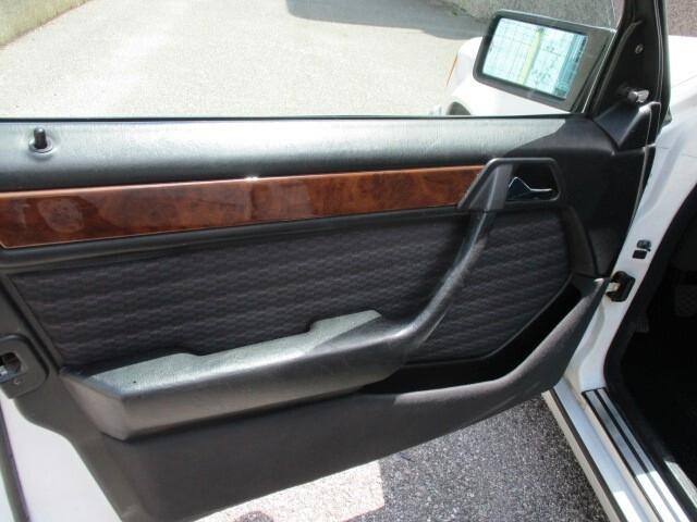 Mercedes-benz 200 E