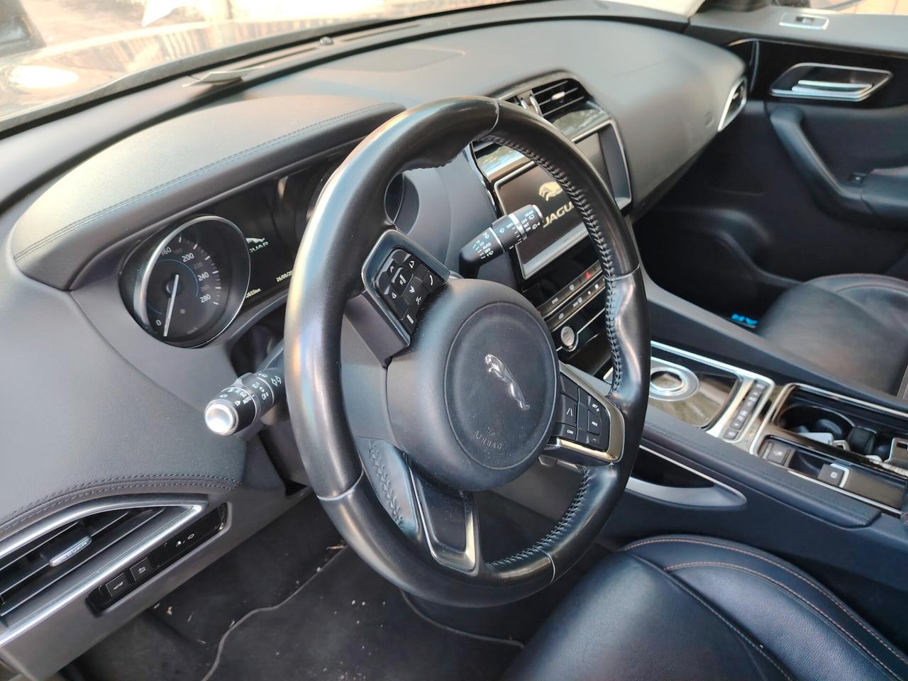 Jaguar F-Pace 2.0 D 180 CV AWD aut. Prestige