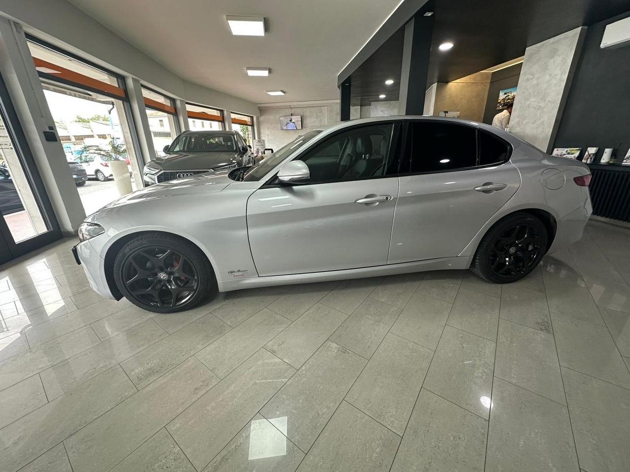 Alfa Romeo Giulia Executive 2.2 #6808
