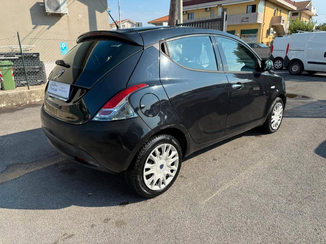 Lancia Ypsilon 0.9 t.air Silver s&s 85cv
