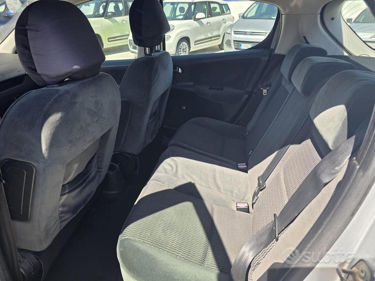 Peugeot 207 1.4 HDi 70CV 5p. XT