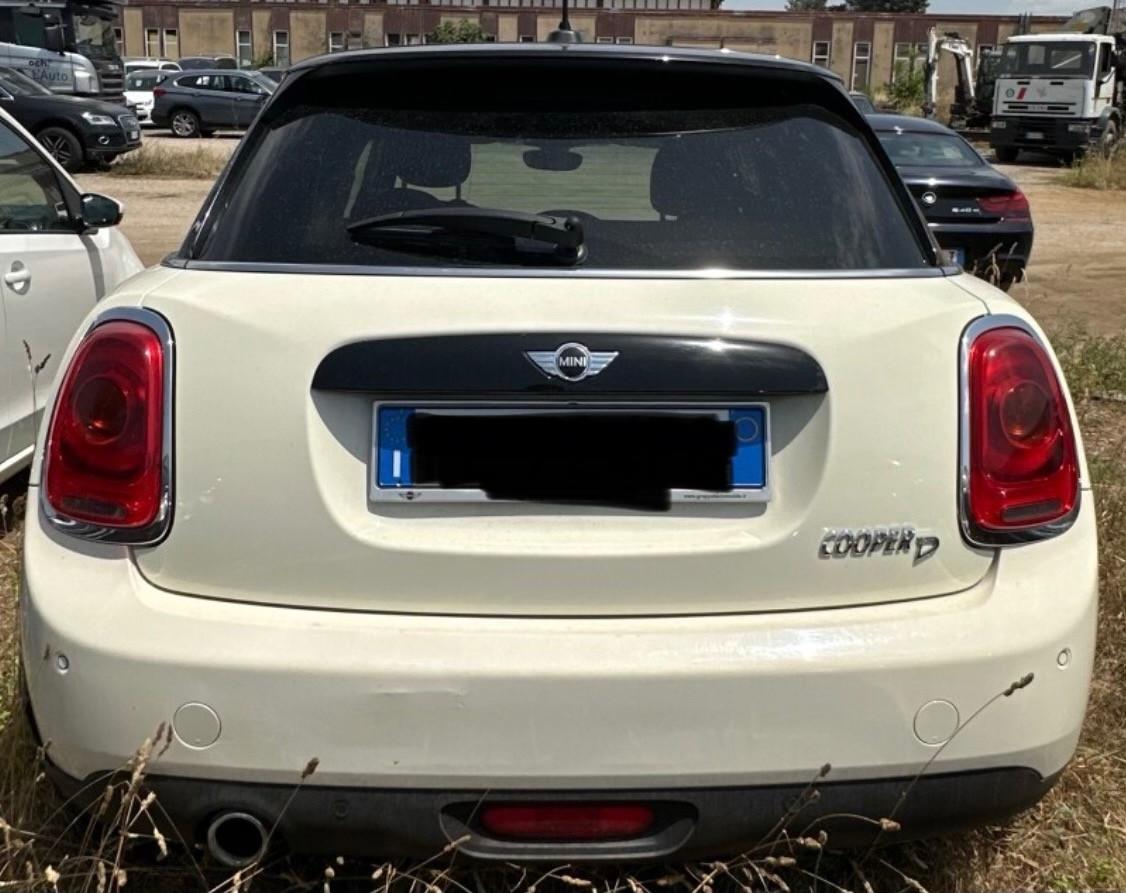 Mini Cooper D 1.5 5p auto