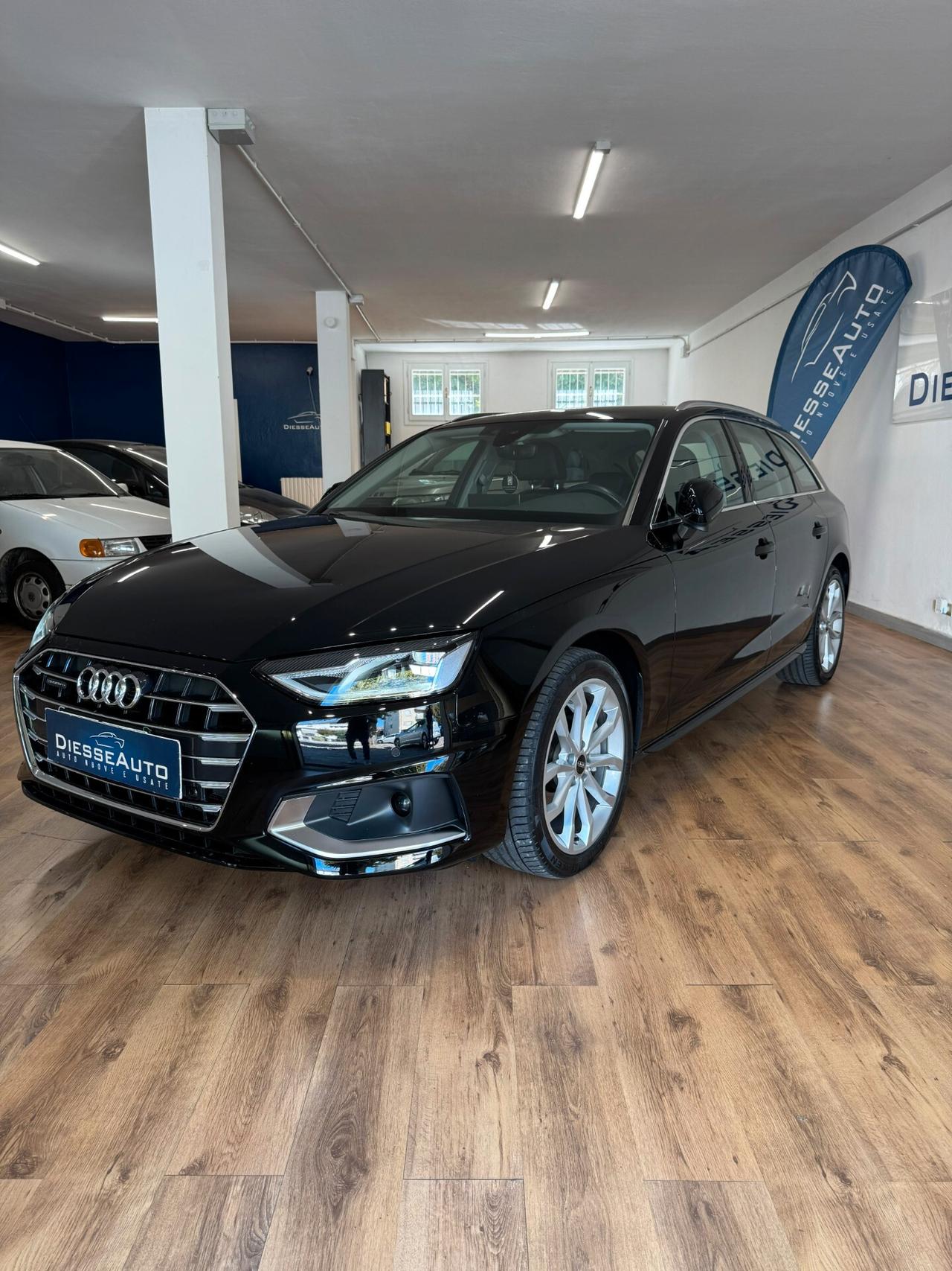 Audi A4 Avant 40 TDI quattro S tronic Business Advanced