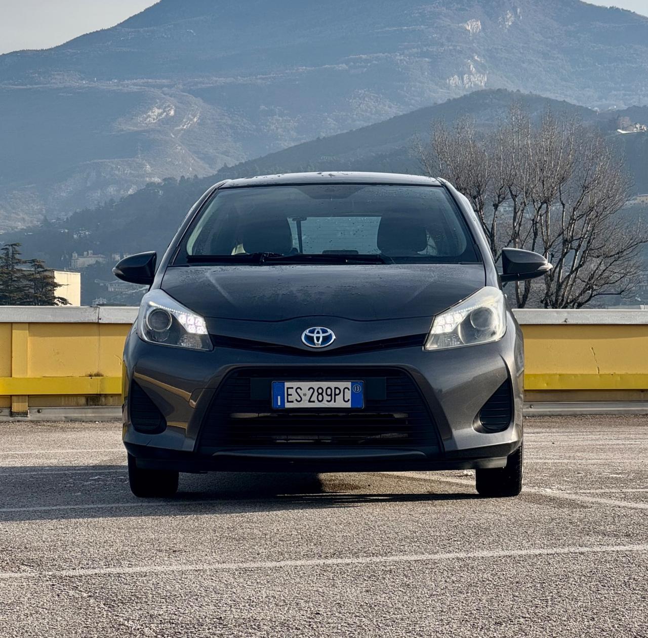 Toyota Yaris 1.5 Hybrid 5p Lounge Neopatentati