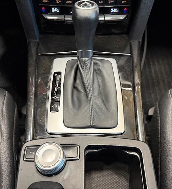 Mercedes-benz E 220 CDI BlueEFFICIENCY Avantgarde