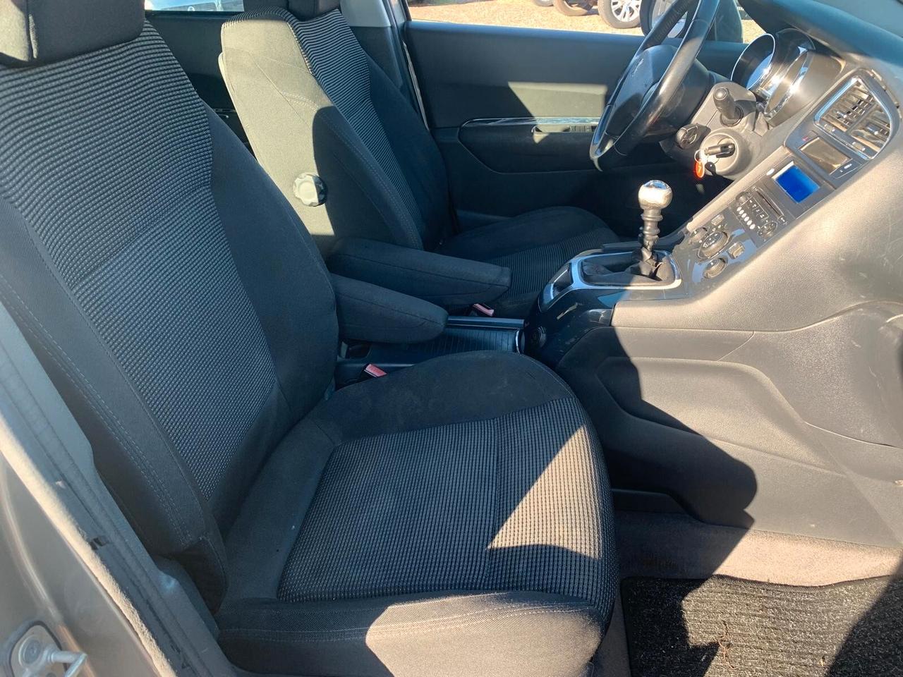 Peugeot 5008 1.6 HDi 112CV Premium