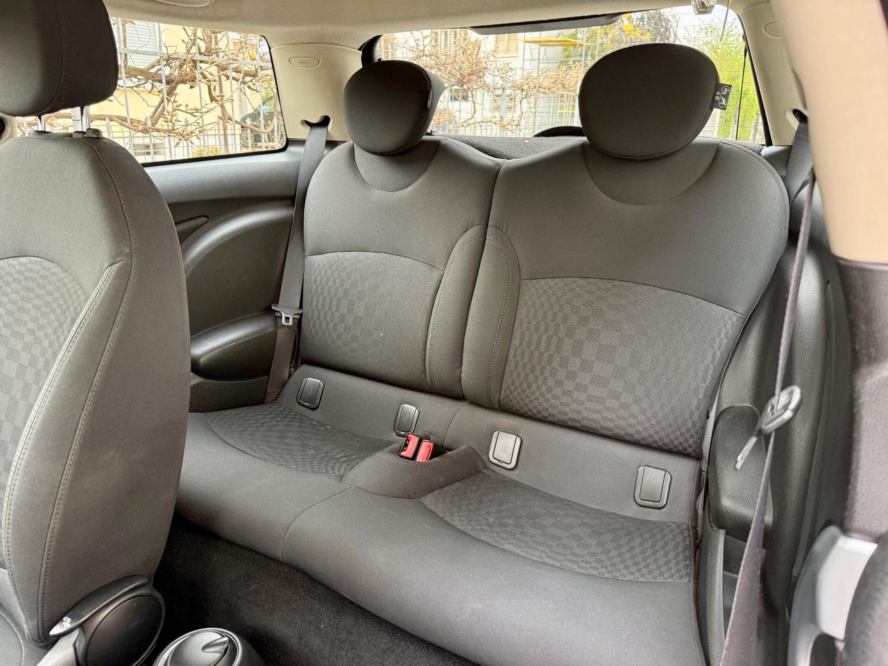 MINI Cooper SD 2.0 auto 143cv