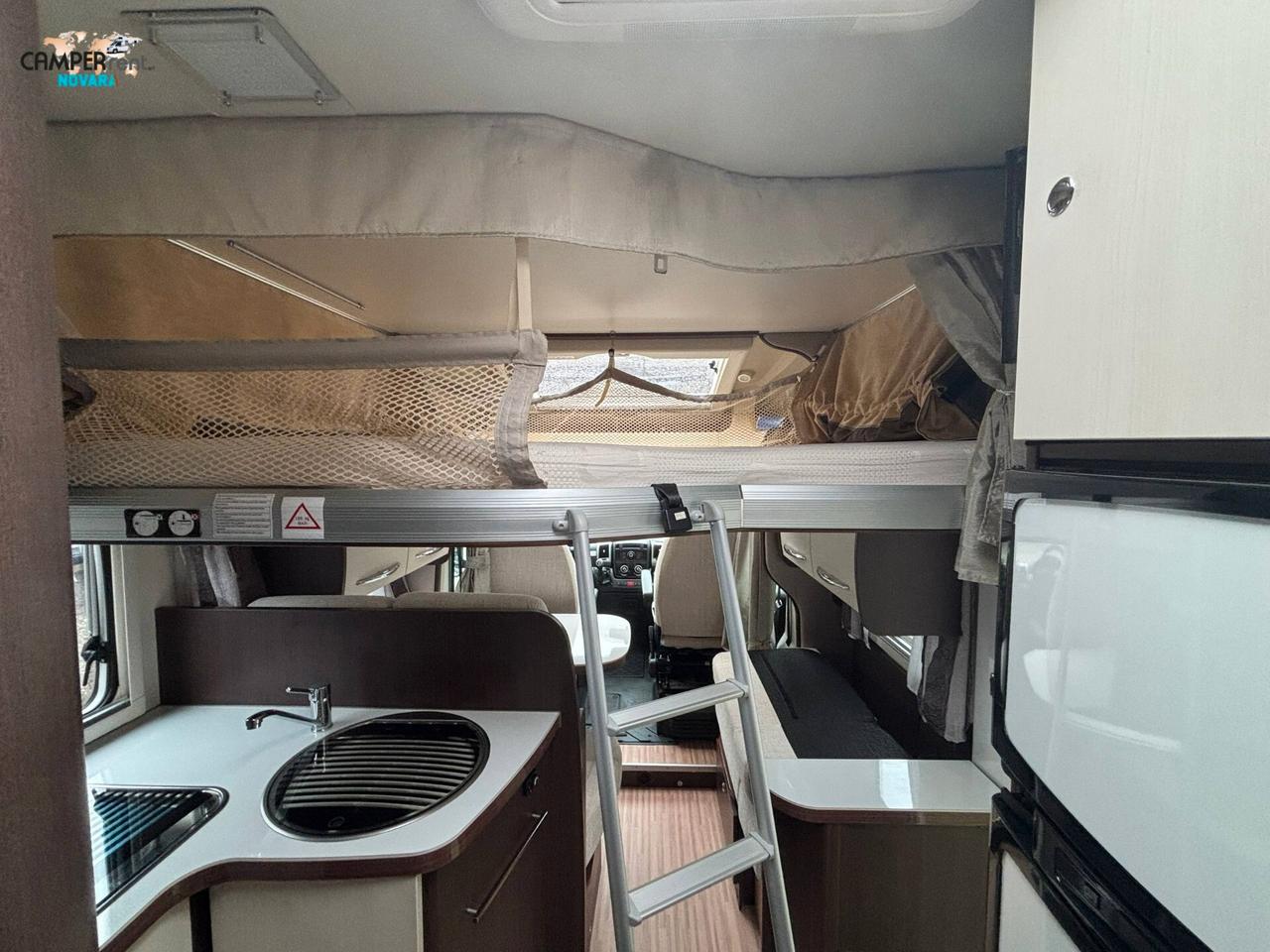 BLUCAMP OCEAN 511 - Semintegrale con letto basculante e letti a castello in coda