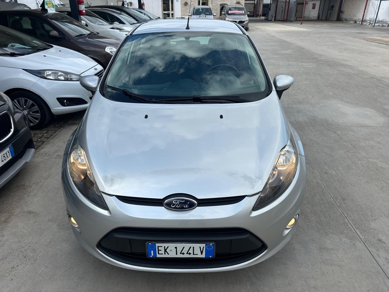 Ford FIESTA 1.4 DIESEL 2011 - GANCIO E CARRELLO