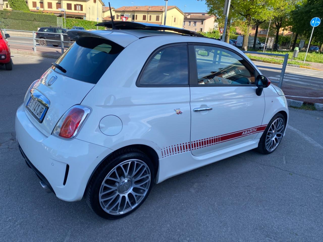 Abarth 500 1.4 Turbo T-Jet Custom