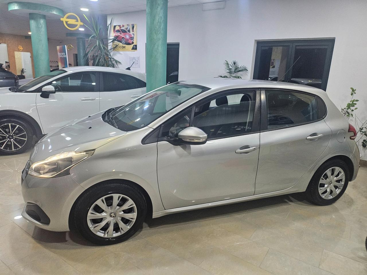 Peugeot 208 PureTech 82 Active 98.000km 2016