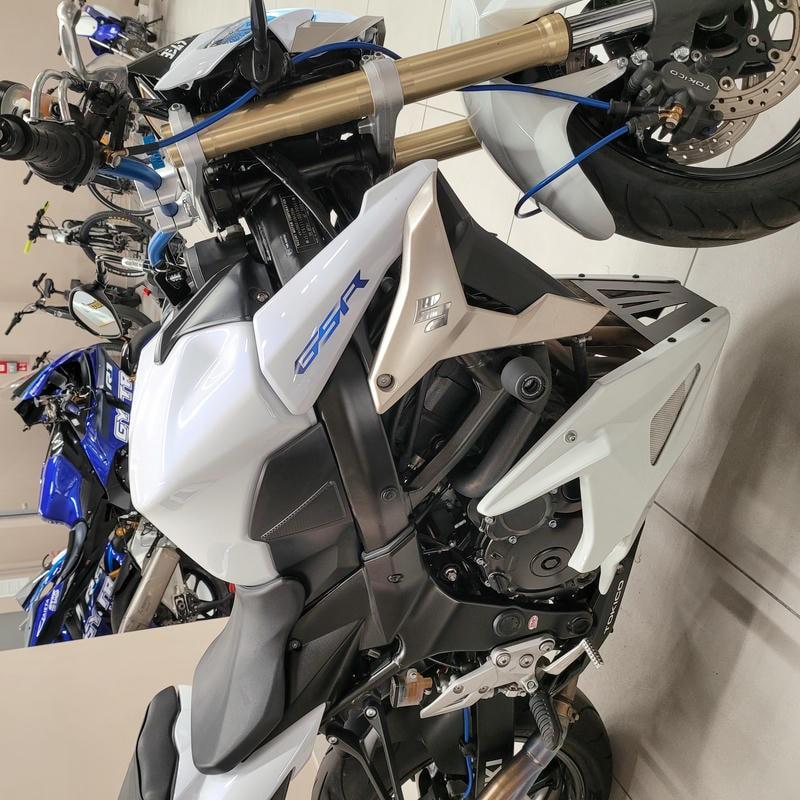 Suzuki GSR 750 - 2011