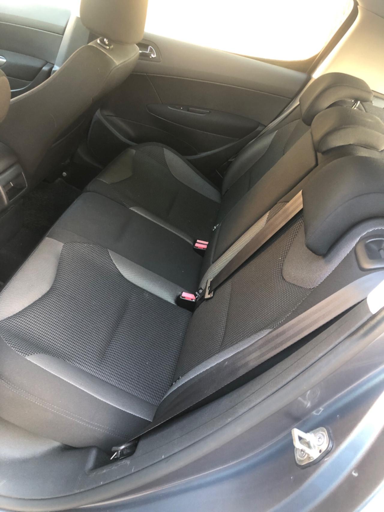 Peugeot 308 1.6 8V e-HDi 112CV POKI KILOMETRI
