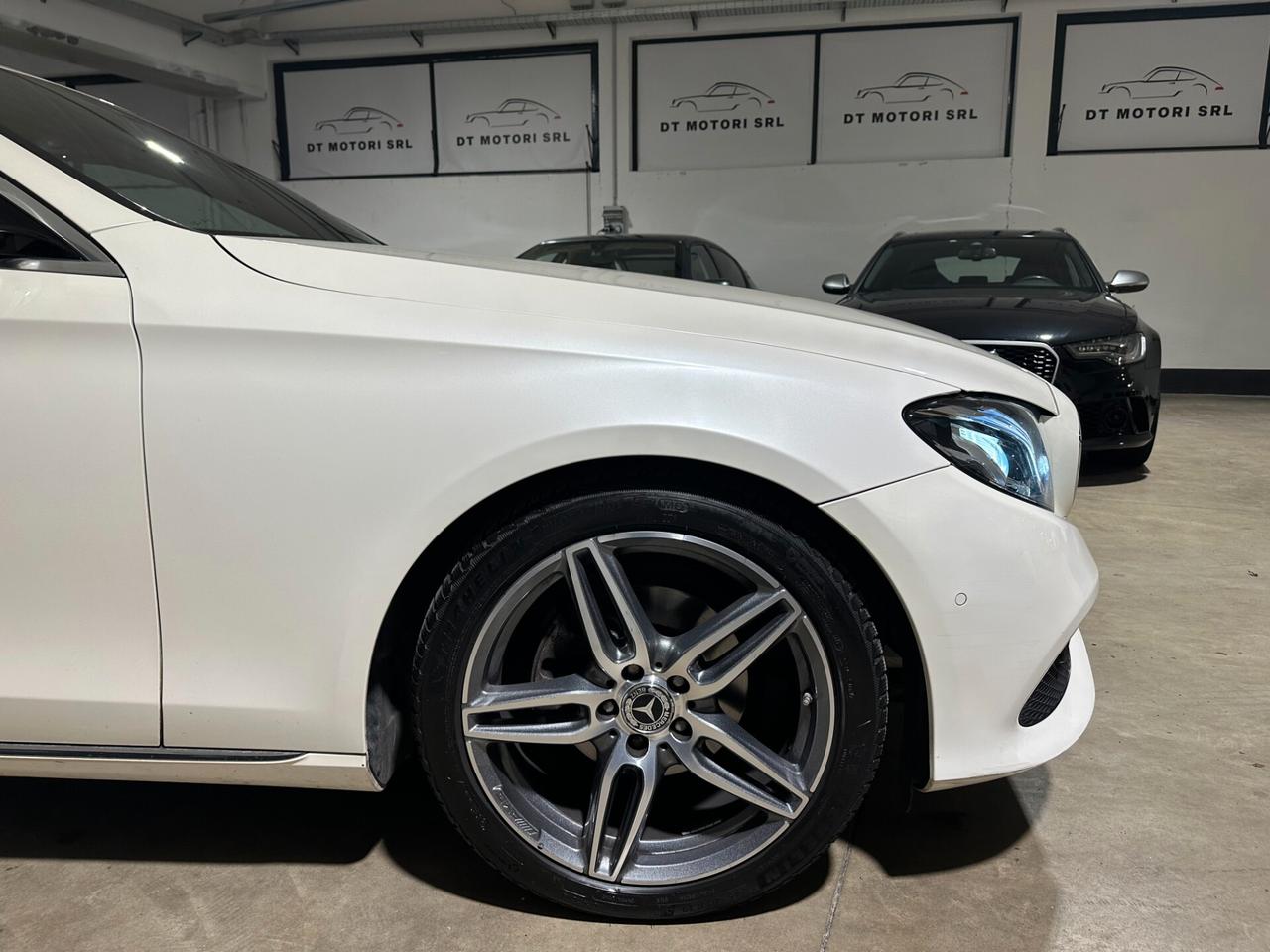 Mercedes-benz E 200 D Auto Sport Cerchi da 19' - LUCI 64 COLORI CRUISE ADATTIVO