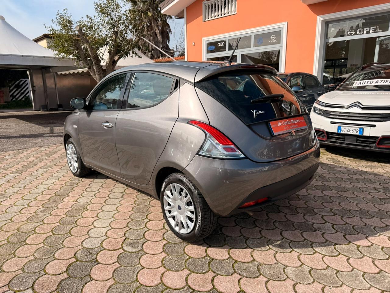 LANCIA Ypsilon Hybrid 1.0 Benz. 70CV Silver - 2022