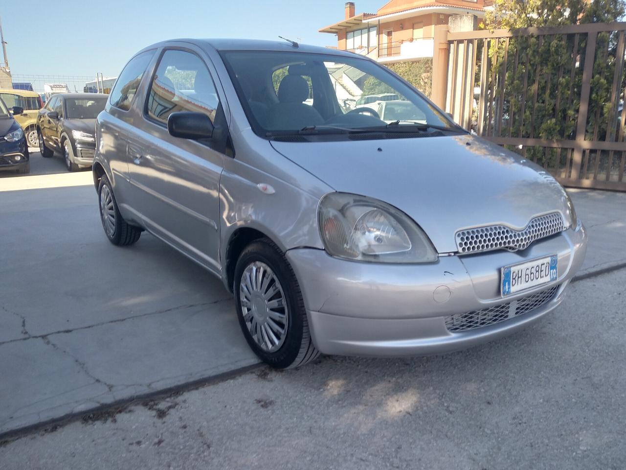 Toyota Yaris 1.0i 16V cat 3 porte Sol