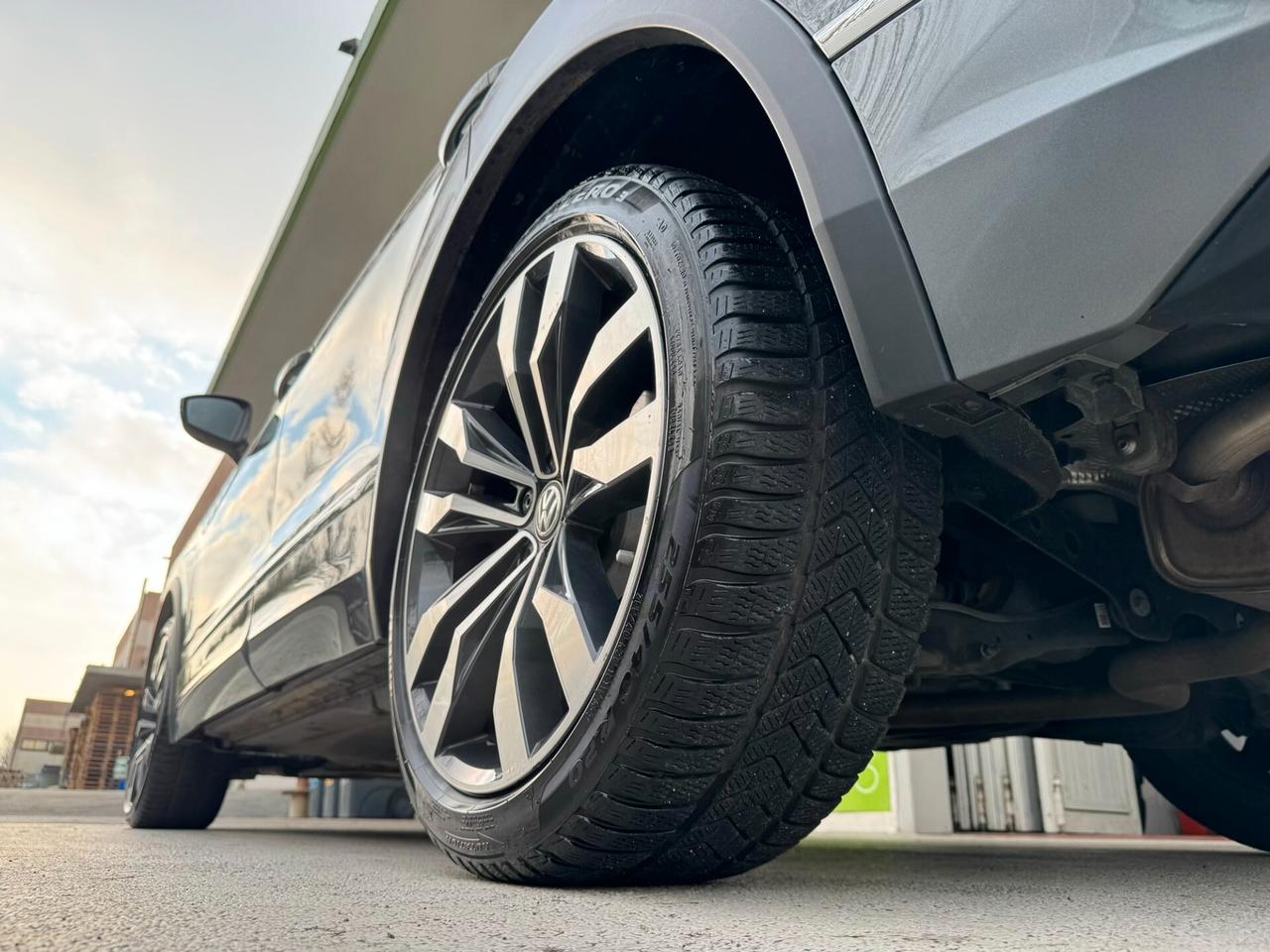 Volkswagen Tiguan 2.0tdi DSG R-Line 4M GARANZIA24M