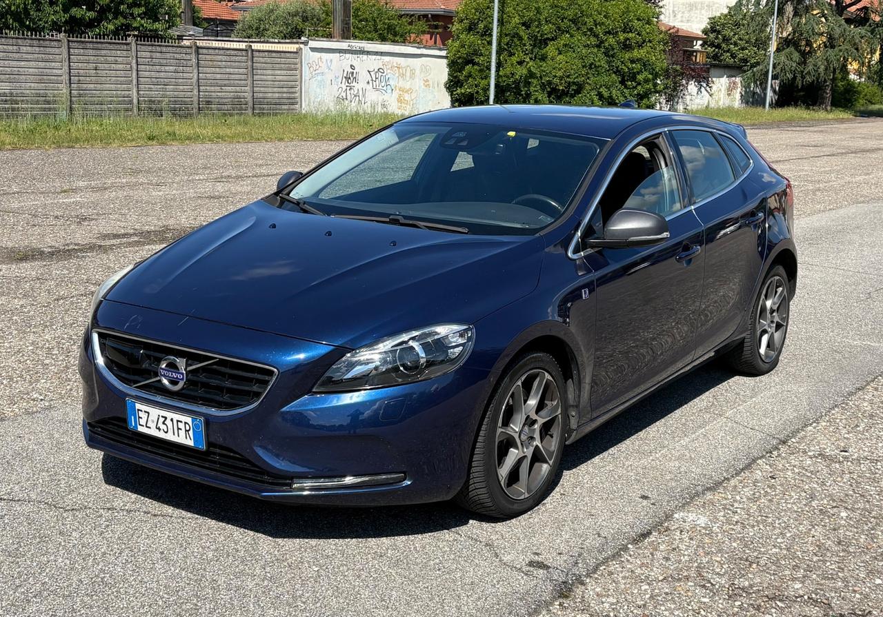 Volvo V40 D4 R-design Momentum Ocean 190cv EU6